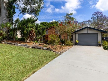 Immaculate Home on 1055sqm with Shed and Charm