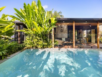 Private Hinterland Escape