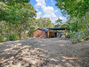Peaceful Ridgewood Setting - Lawn Maintenance Included