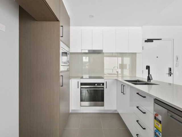 Under Application - Stunning One Bedroom Apartment in 