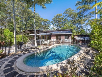 Home in the Heart of Doonan - Pool, Huge Garage, Dual Living Potential