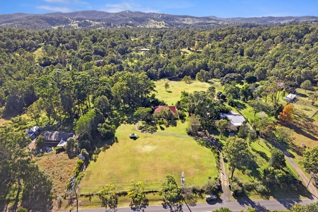 39 Jubilee Road,  CARTERS RIDGE, Carters Ridge - Thumbnail 2