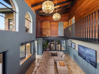 Extraordinary Haven in the Noosa Hinterland
