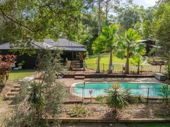 Leafy Oasis Haven in Cul De Sac, Direct Noosa Trail Access 
