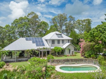 Unique Style in Noosa Hinterland 