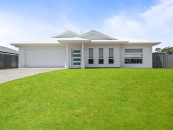 Modern Family Home in Idyllic Cooroy Location