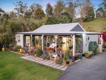 Country Cottage On Natural Serene 5 Acres, Dual Living Potential