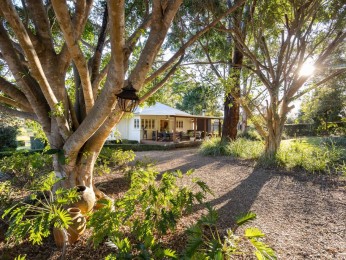 Escape to the Country Life