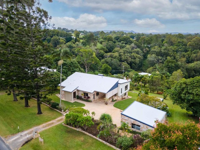 A Beautifully Crafted Sandstone Home in the Noosa Hinterland