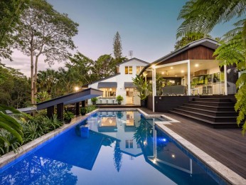 A Bespoke Landmark Hinterland Estate of Sophistication and Charm