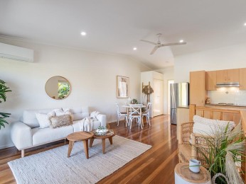 Affordable Townhouse, Great Location, Big Backyard