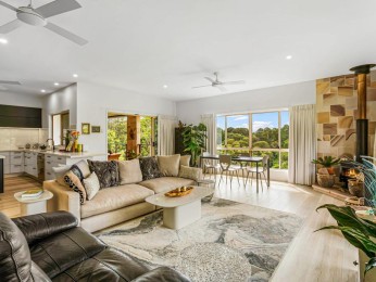 A Beautifully Crafted Sandstone Home in the Noosa Hinterland