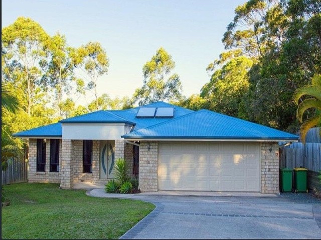  Four bed family home In the Heart of Cooroy 
