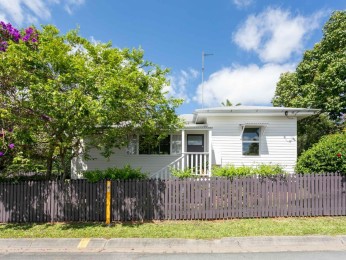 Renovated Character Cottage in Town Cooroy