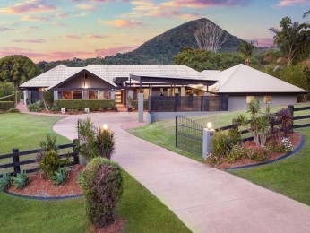 Unrivalled Mountain Views in the Noosa Hinterland