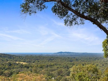 Character Ridgetop Retreat With Matchless Noosa Views