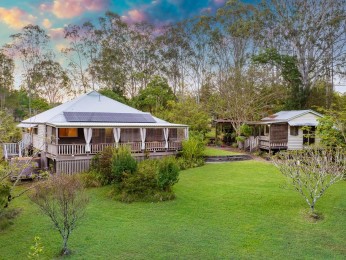Classic Original Queenslander on 3.14 Acres