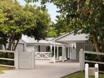 Refined Country Living Minutes to Cooroy