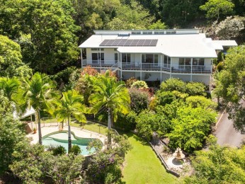Elevated Privacy with Coastal Outlook in Doonan