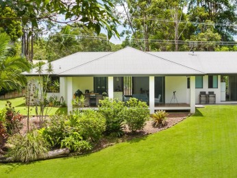 Tranquil Hinterland Living in a Prime Location