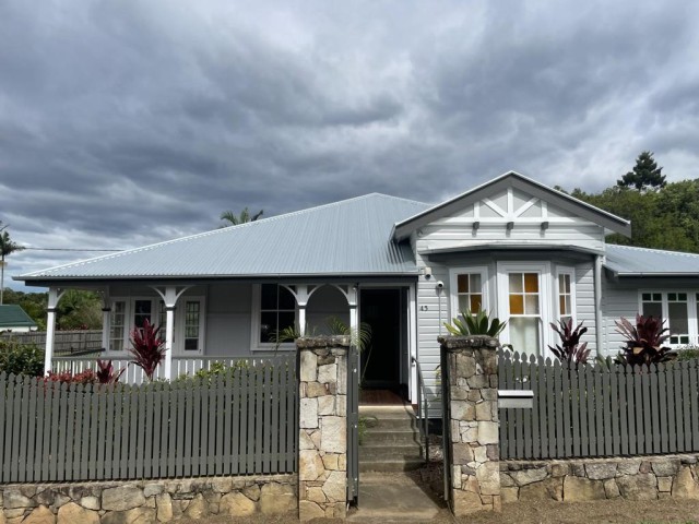 Grand Queenslander in the Heart of Cooroy