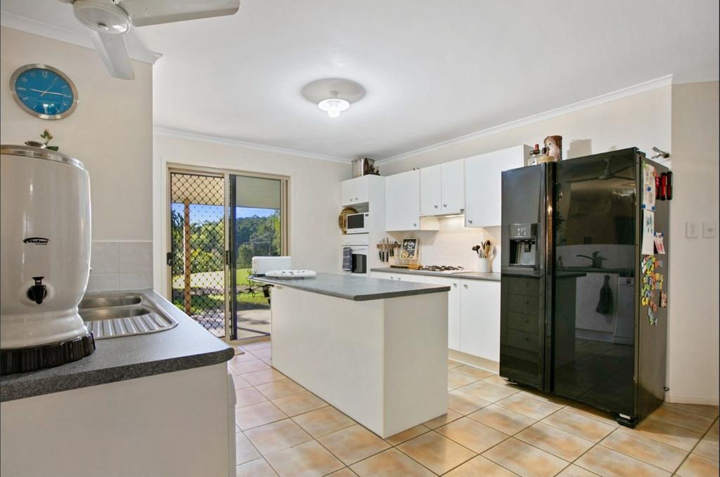 39 Jubilee Road,  CARTERS RIDGE, Carters Ridge - Thumbnail 3