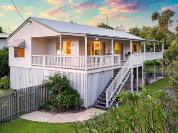 Beautiful Seaside Cottage Located in the Heart of Boreen Point