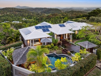 Deluxe Resort Living With Panoramic Views to Coast