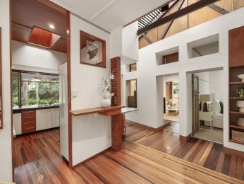 A Rare and Highly Original Noosa Hinterland Retreat