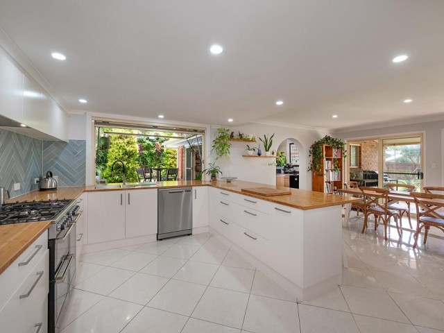 Ultimate Hinterland Haven - This Property Has It All