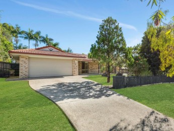 Immaculate Lowset Brick Home in Cooroy Township
