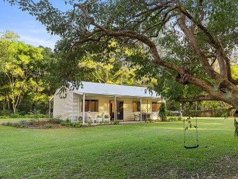 Stunning Queenslander, Dual Living, Mountain Views