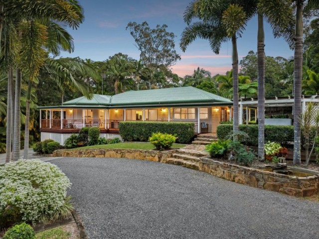 A Serene Escape in Noosa Hinterland - Spacious Queenslander Home