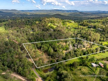 Storybook Charm, Space & Serenity - Private 10-Acre Hinterland Hobby Farm Haven 