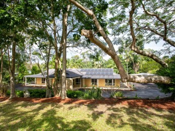 Diamond in Doonan - Acreage Living with Endless Potential