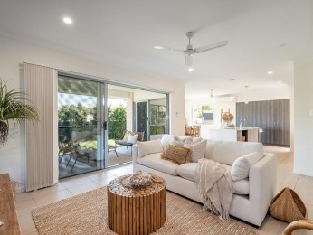 Contemporary Style in Quiet Location